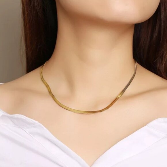 18” NEW GOLD HERRINGBONE SNAKE LINK CHAIN NECKLACE, NICE NECKLACE, CUTE NECKLACE - Picture 3 of 7